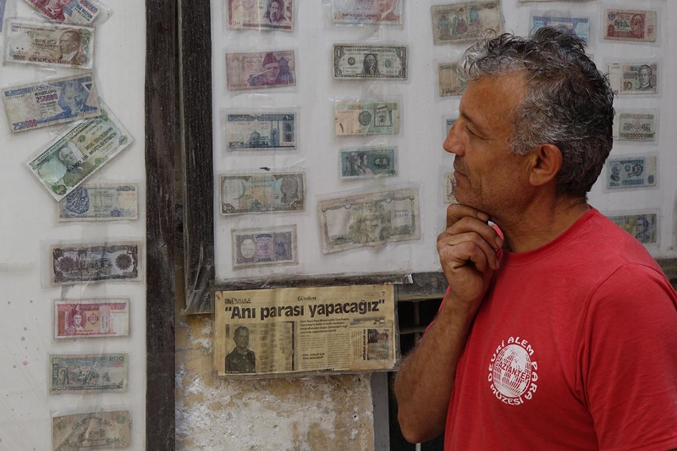 25 yıldır para koleksiyonu yapıyor 25 yıldır para koleksiyonu yapıyor